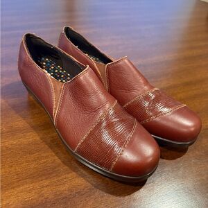 SAS Nora in Auburn Lizard Pattern Brown Leather Shock Absorbing Slip-On Loafers